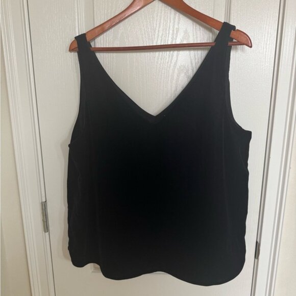 Black Velour Camisole in Women’s Size XL ❤️ - Picture 9 of 11